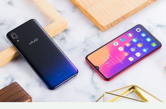 vivo y93支持ai智慧美颜技术可根据人物脸部特征提供定制美颜方案