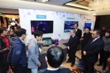 vivo演示利用5G上网和发微信的操作