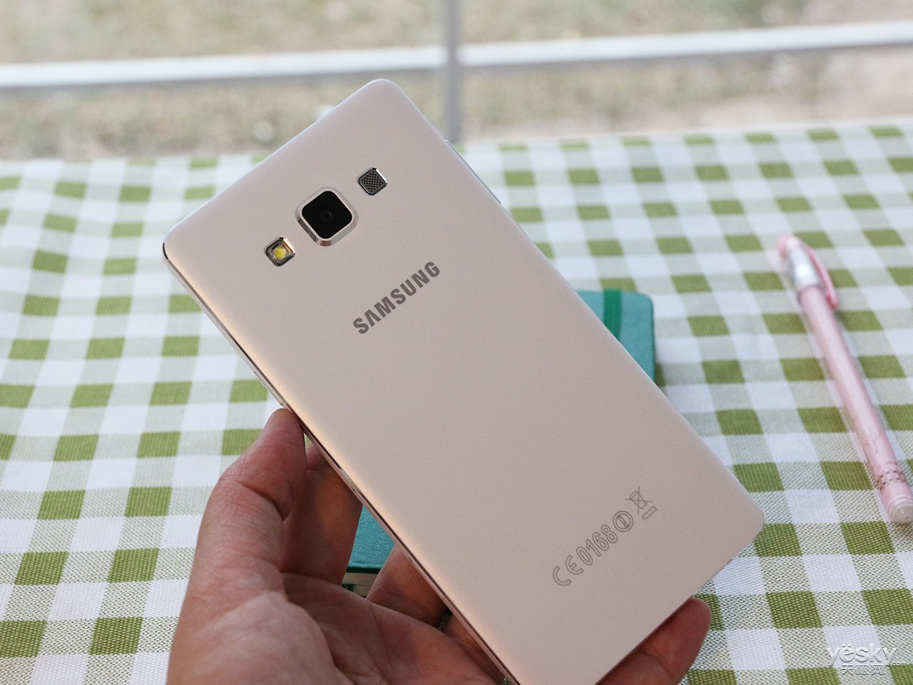 三星galaxya7评测里里外外都是有着精准定位的设计理念