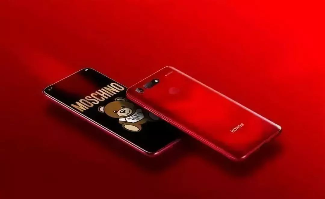 华为手机在北京召开了荣耀V20的硬件新品发布