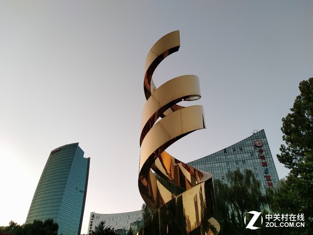 荣耀8XMax评测 震撼的视觉和听觉感受