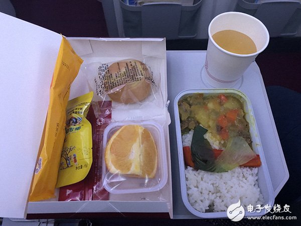 吉祥航空第二架波音787飞机成功首航成都