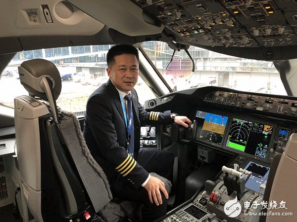 吉祥航空第二架波音787飞机成功首航成都
