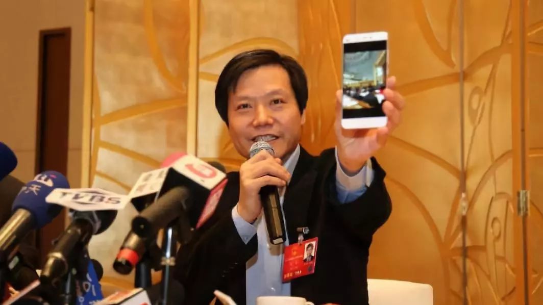 第一部双折叠手机来了，竟来自中国！
