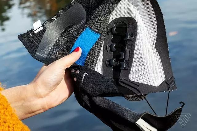 能自动系鞋带的 Nike 鞋