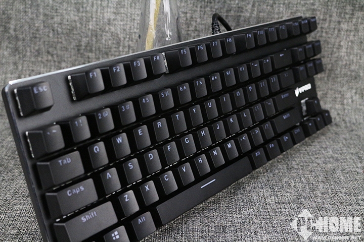 雷柏v500rgb合金版机械键盘评测文武双全给人印象不错