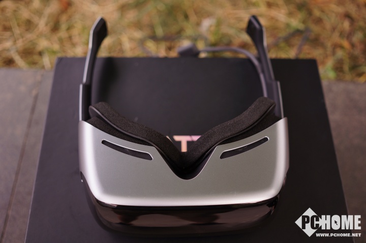 暴风魔镜vr一体机matrix评测让众多的玩家摆脱了线缆的束缚