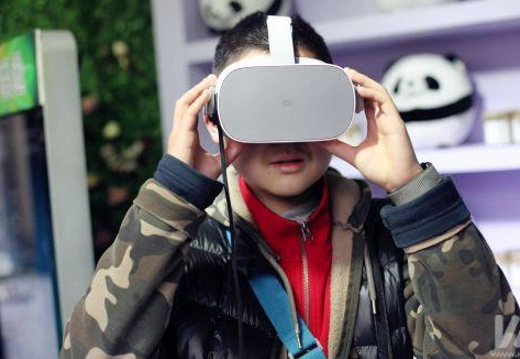 全景直播和VR虚拟现实long88.vip龙8国际相融合 “宽窄新春游园会”带来新年味体验