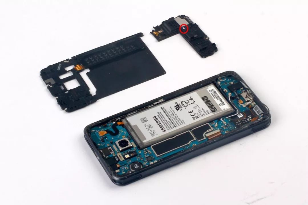 一台三防手机三星galaxys8active的拆解