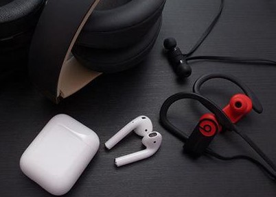 黑莓KEY2红色国行版发布 新PowerBeats防水耳机将推出