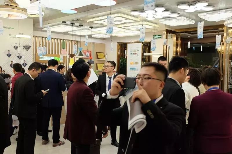 三雄极光新品发布 走芯又走心