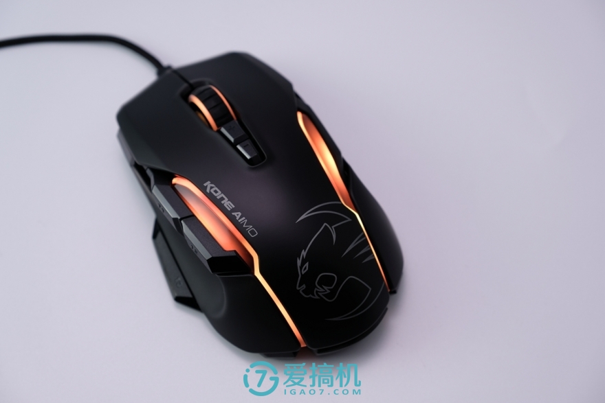 罗技g pro(左)和冰豹kone aimo(右,可以看到在高度以及宽度方面