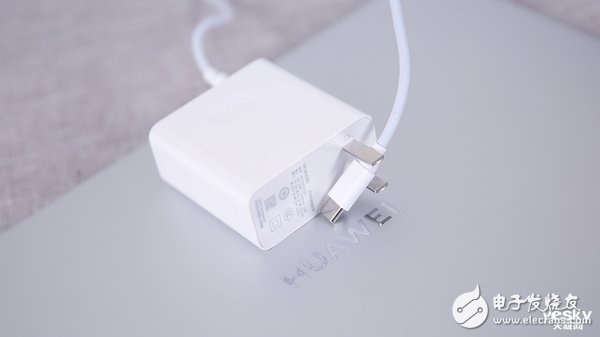 新款华为MateBookXPro体验 适合对笔记本外观