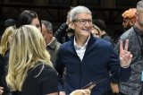 iPhone需求低迷导致市值遭遇重挫,由最高1....