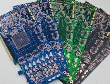 在选择PCB打样快板厂时需注意哪些问题