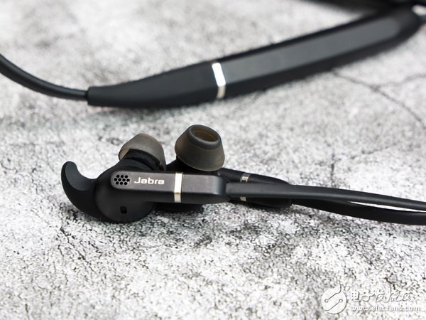 JabraEvolve65e评测 定位为商务人士使用的移动办公耳机