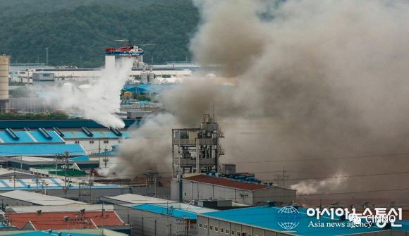 韩国龟尾市电子零部件产业园区发生火灾,损失