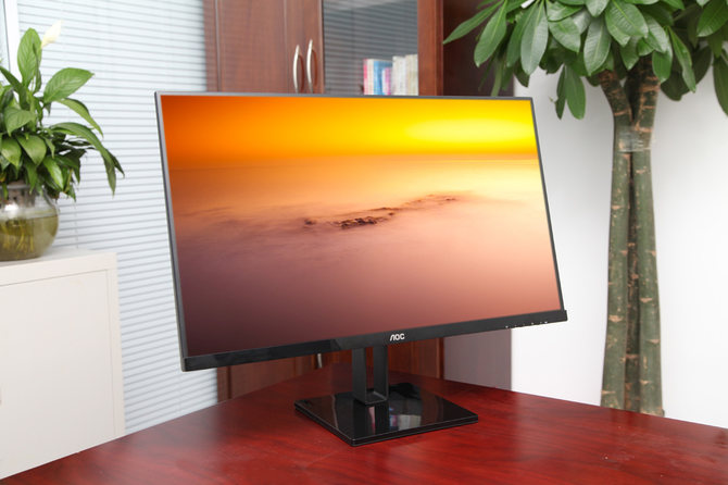 AOC27V2H显示器评测 一款综合设计均衡的显...