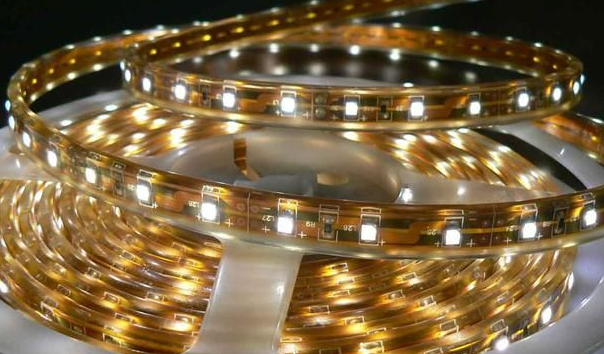加拿大里贾纳市将在试点道路上安装14盏LED太阳能灯 每盏灯的成本约3.28万元