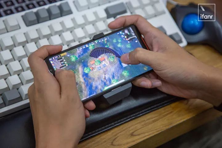 ROG 手机和腾讯游戏合作了