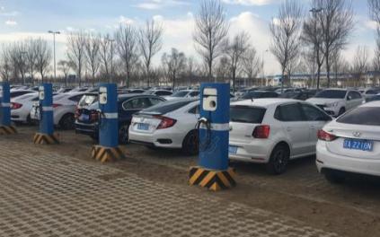 相比更實用的混動汽車為什么更多人選擇電動汽車