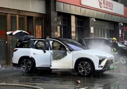 关于新能源汽车的优势和劣势