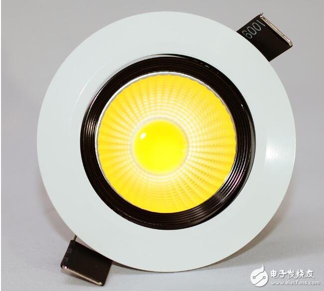 COB小间距显示技术解决了SMD分立器件LED小...