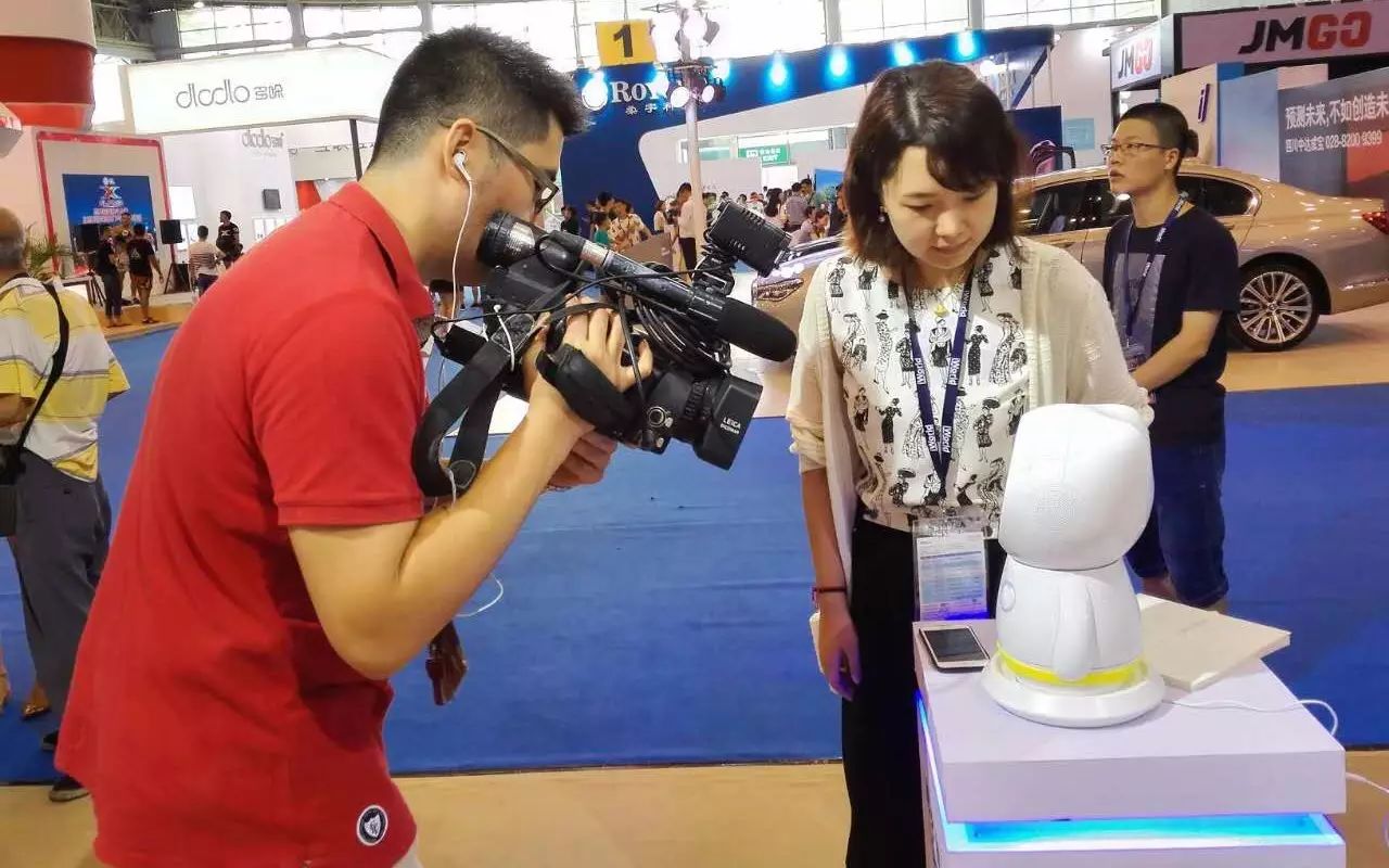 iWorld数字世界高峰论坛召开汇聚了企业先锋,思激发行业灵感