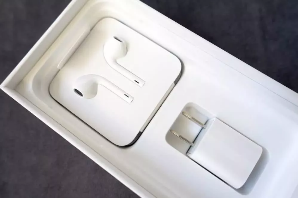 稳了,iPhone 11 充电器为 USB-C ...