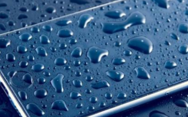 超声波触摸技术可以帮助手机在雨中更好地工作