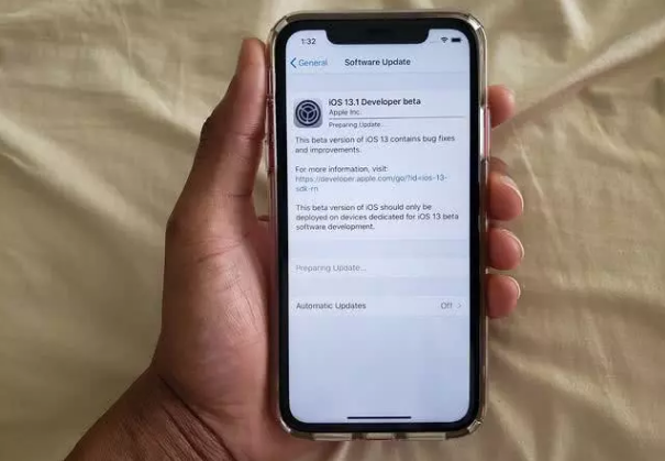 手机正式推送更新ios13.1小米,你的iph.苹果系统蓝牙车图片