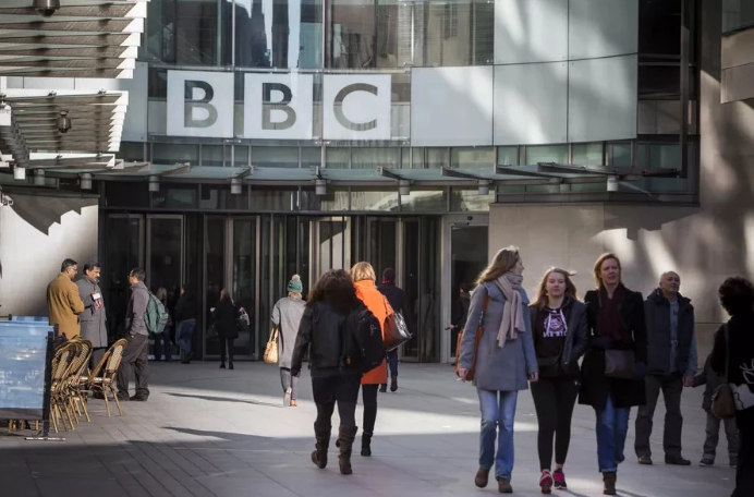 BBC正在开发自己的语音助手Beeb,计划明年推...