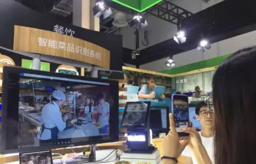 海内外企业此番携来哪些“AI武艺”?