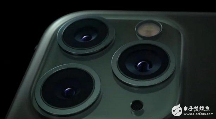 iPhone 11 Pro的背面的三个摄像头