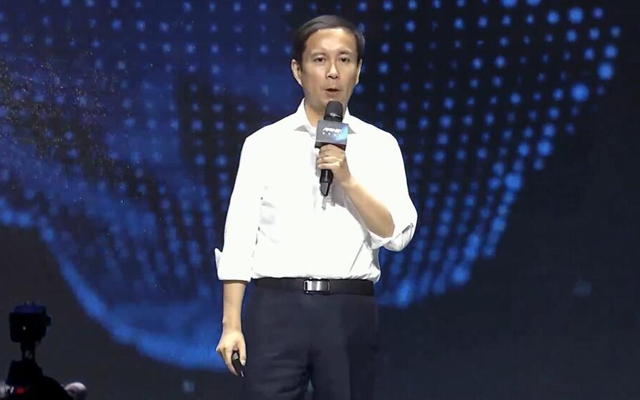 云栖大会开幕 阿里巴巴董事长张勇强调数字经济的两...