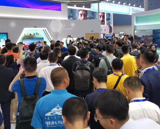 中国电信多款5G智慧家庭产品亮相天翼智能生态博览...