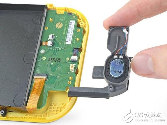 任天堂Switch Lite掌机的拆解，采用一体式设计