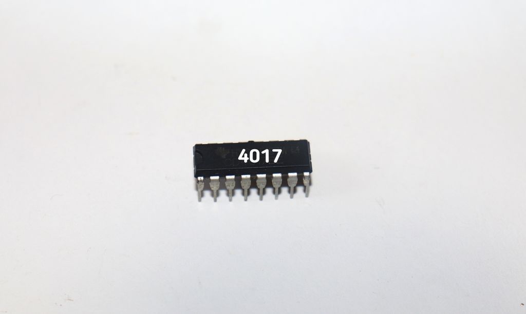 如何使用4017 IC和RGB LED制作LED...