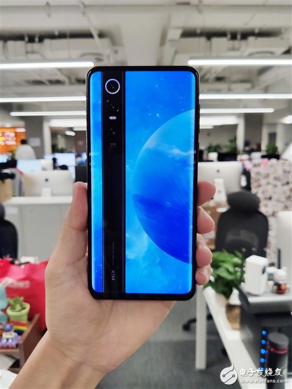 小米MIX 3换上MIX Alpha壁纸,假装已经用上了