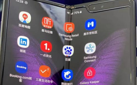 三星Galaxy Fold初体验,产品的成熟度超...