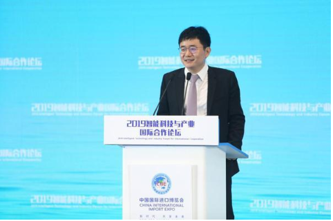 “AI+硬件+软件+服务”场景落地终端很有可能是...