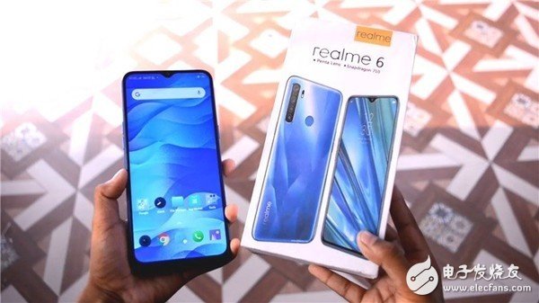 realme 6真机曝光采用了水滴屏设计整体的设计与realmeQ相似