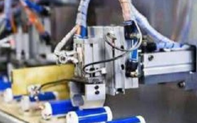 美国科学家发现一种新型的电动汽车电池电解质材料