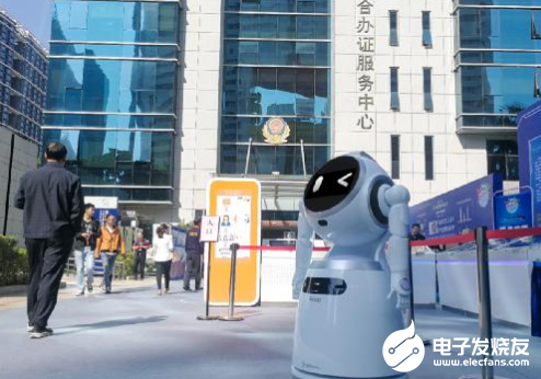 优必选机器人闪耀警营开放日 巡逻巡检样样在行引发关注