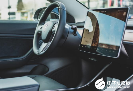 特斯拉训练Autopilot 完全自动驾驶车辆的...