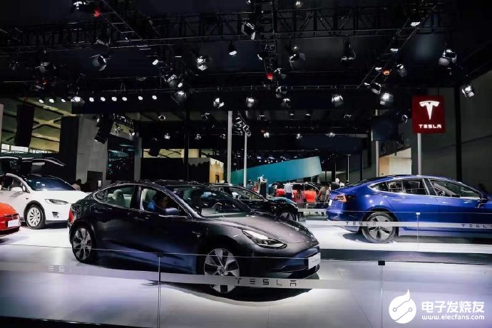 国产特斯拉Model 3运出上海工厂在交付途中