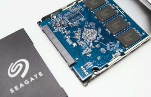 SSD̬Ӳ̶ʲôṹɵ