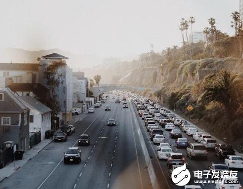 应对严峻内外形势 蔚来、小鹏难兄难弟化敌为友
