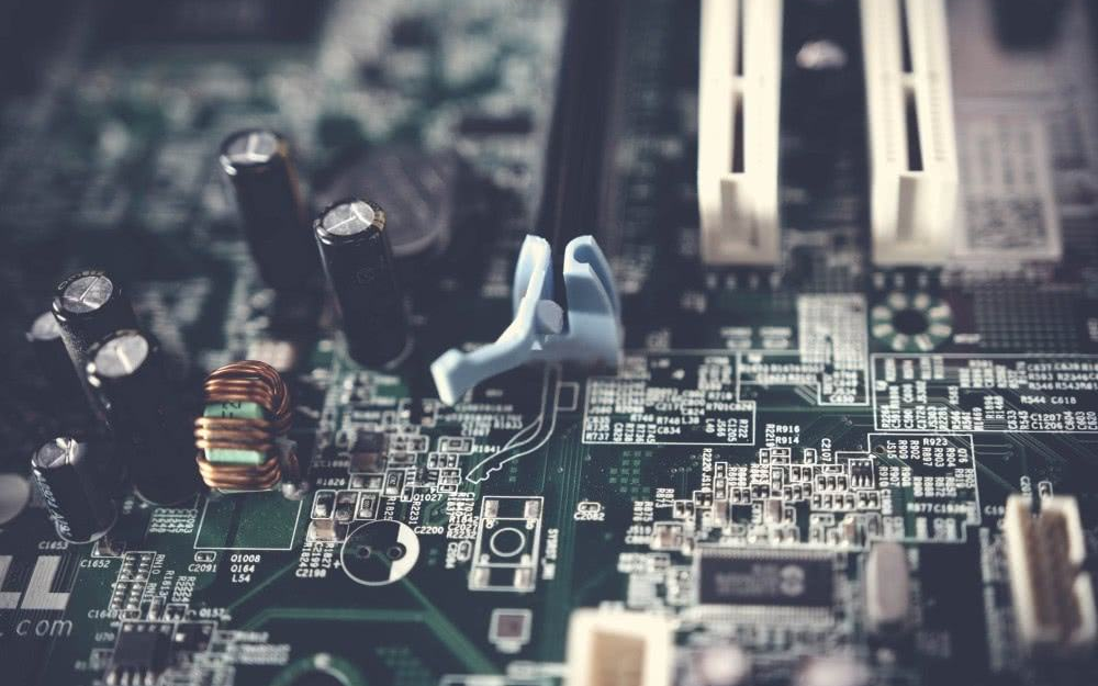 电子元器件PCB行业景气上行,竞争格局强者恒强