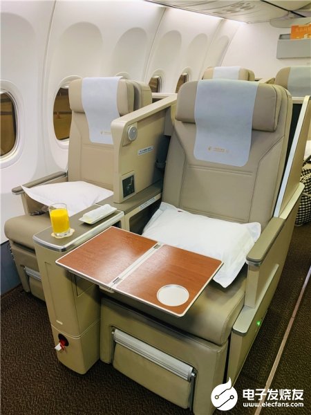 东航云南公司对波音737飞机的电动公务舱斜平躺座椅进行了改装测试